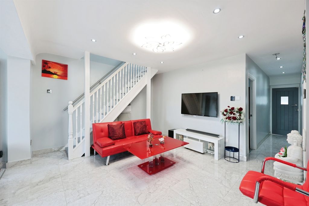 Additional image 6 of 3 bed semi-detached bungalow for saleCompton Place, Watford WD19