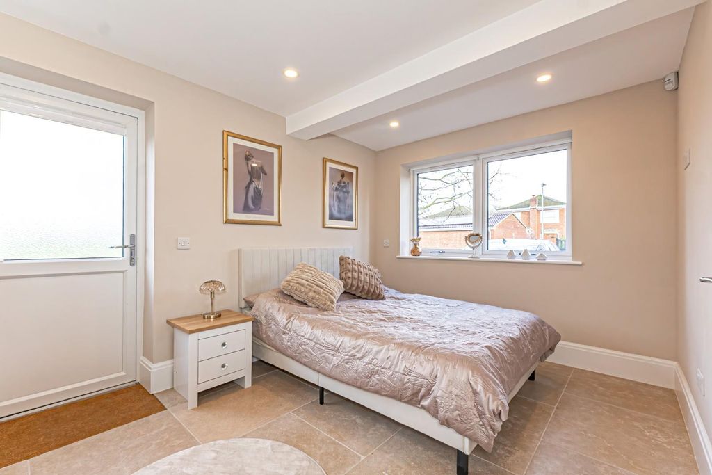 Additional image 27 of 5 bed detached house for saleBarnett Way, Bierton, Aylesbury HP22