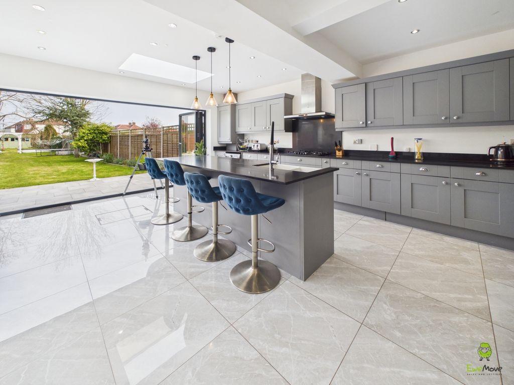 Additional image 4 of 4 bed semi-detached house for saleLong Lane, Bexleyheath DA7