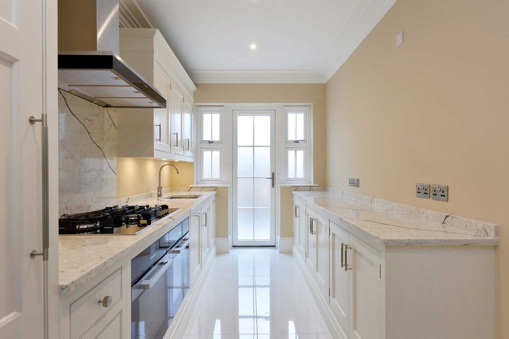 Additional image 5 of 6 bed detached house for saleLedborough Lane, Beaconsfield, Buckinghamshire HP9