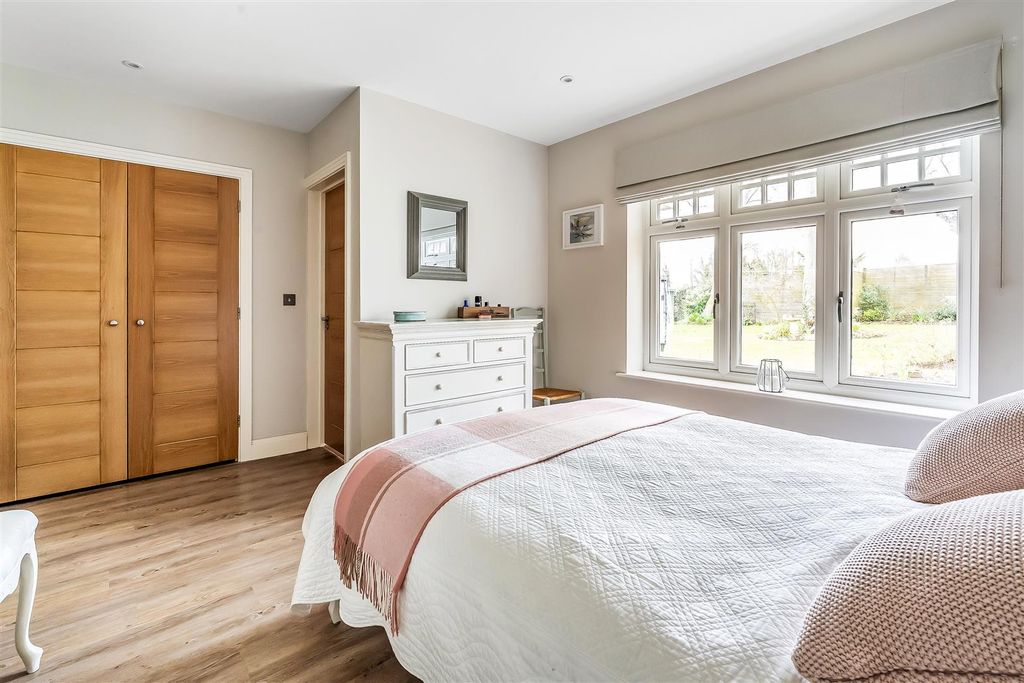Additional image 17 of 3 bed detached bungalow for saleRoebuck Close, Ashtead KT21