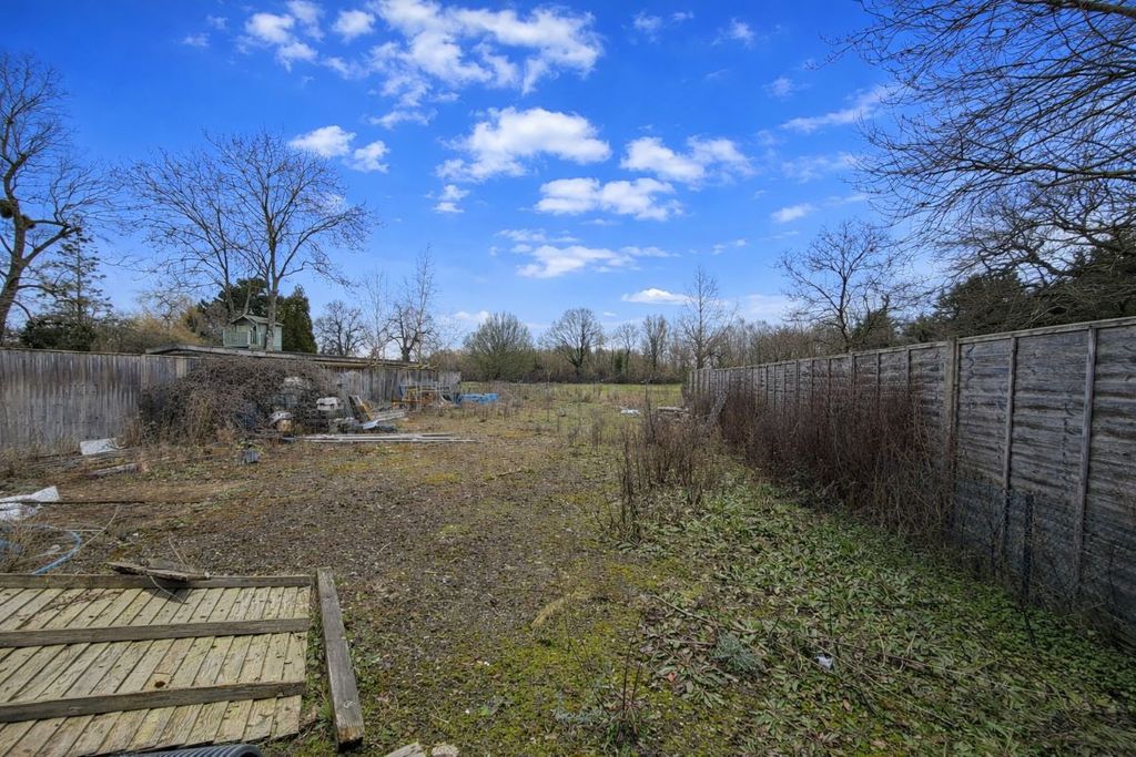 Land for saleLand Rear Of Rogers Stores, Broadmoor Road, Waltham St Lawrence, Reading RG10
