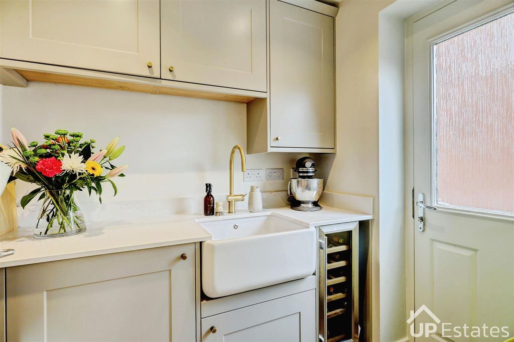 Additional image 10 of 6 bed detached house for saleGleneagles Close, Great Denham, Bedford MK40