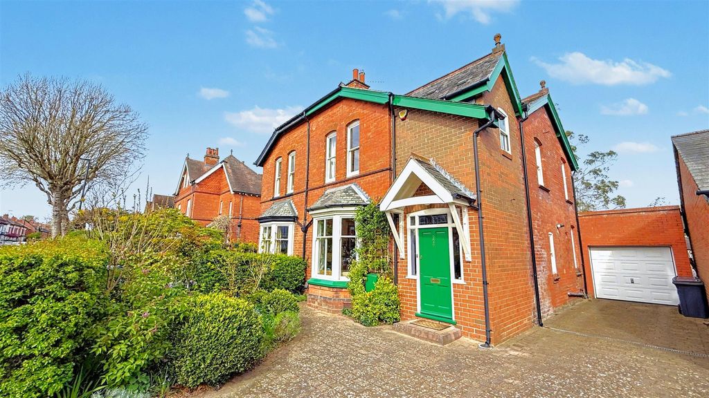 3 bed semi-detached house for saleMary Vale Road, Bournville, Birmingham B30