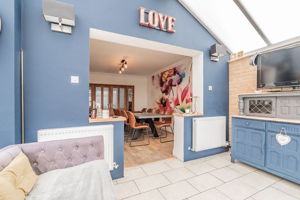 Additional image 11 of 5 bed detached house for saleGravel Hill Close, Bexleyheath, Kent DA6
