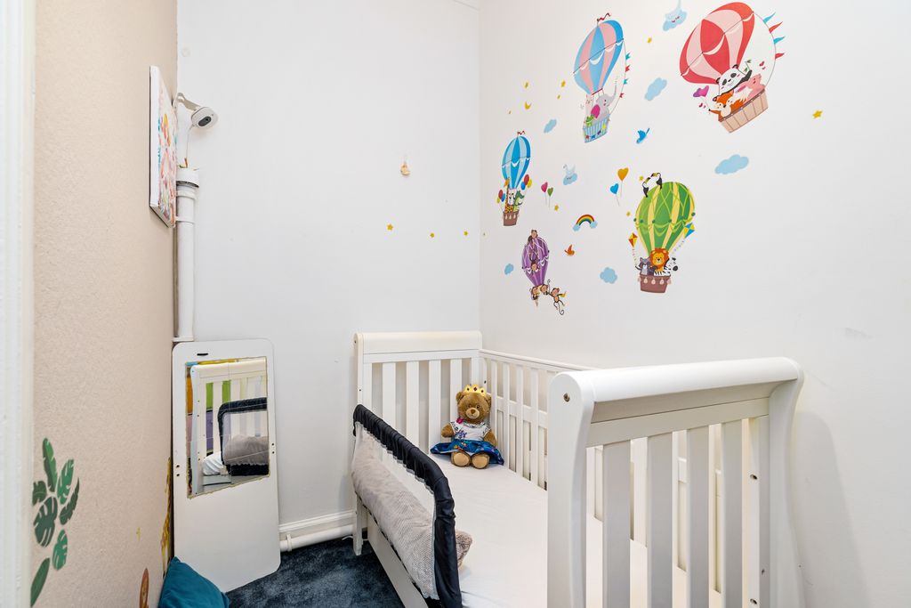 Additional image 11 of 1 bed flat for sale15/8 Belmont Road, Juniper Green, Edinburgh EH14