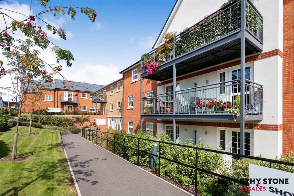 Additional image 28 of 2 bed flat for saleQueen Elizabeth Place, Orchard Lane, Alton GU34