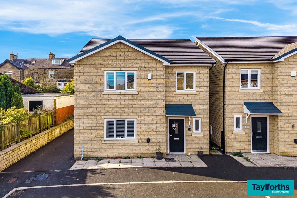 5 bed detached house for saleLane Ends Close, Barnoldswick BB18