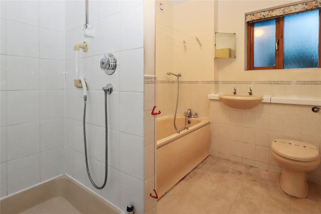 Additional image 9 of 2 bed flat for saleSt. Johns, Woking, Surrey GU21
