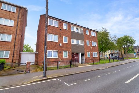 Dore Avenue E12