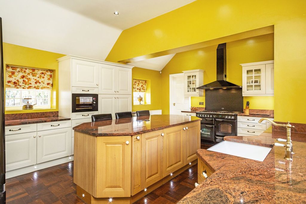 Additional image 10 of 5 bed property for saleBroad Street, Hoyland, Barnsley S74