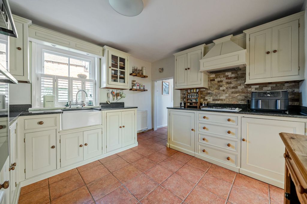 Additional image 8 of 4 bed detached house for saleHigh Street, Emsworth PO10