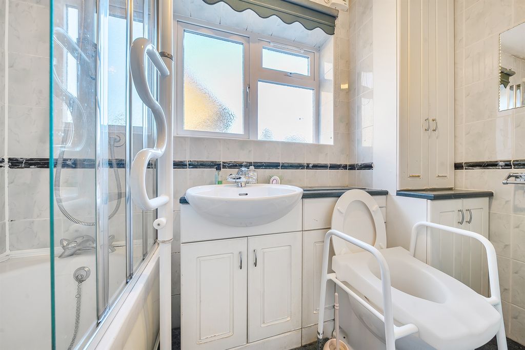 Additional image 8 of 3 bed detached house for saleSouth Park Gardens, Berkhamsted HP4