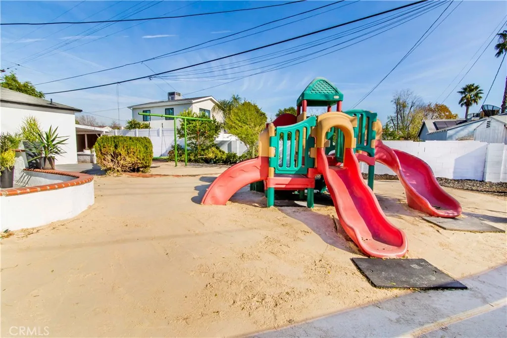 Additional image 71 of 10816 Calvert St, North Hollywood, CA 91606