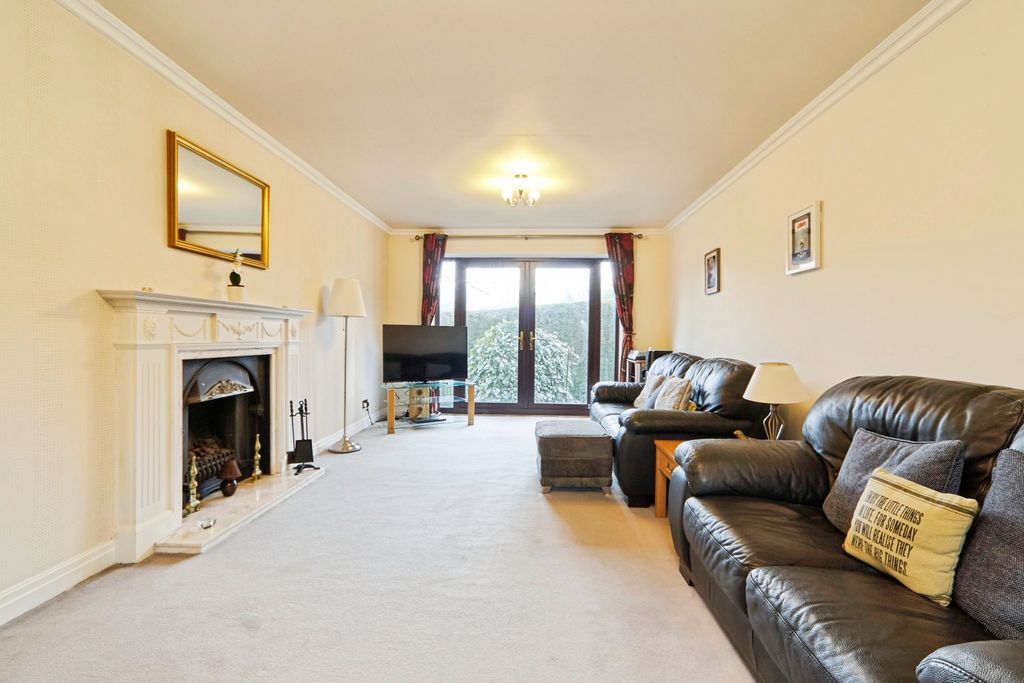 4 bed detached house for saleWaterside, Bingley BD16 photo 3