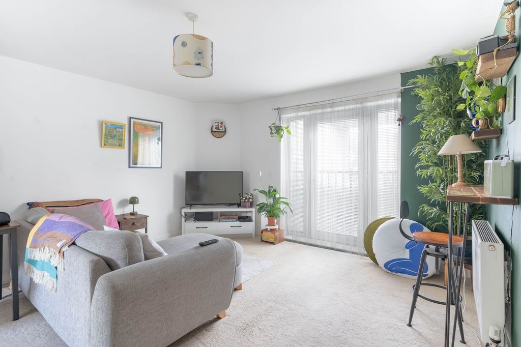 Additional image 2 of 2 bed flat for saleWoodhead Drive, Cambridge CB4
