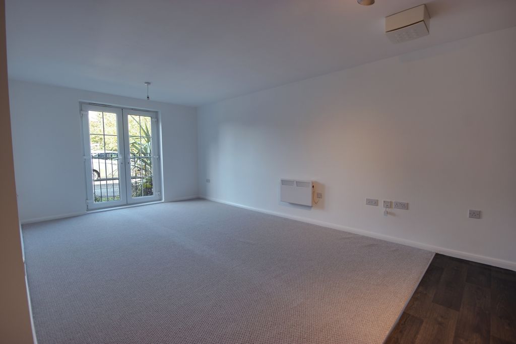 Additional image 6 of 2 bed flat for saleFlat 17 1 Acklam Court, Beverley HU17