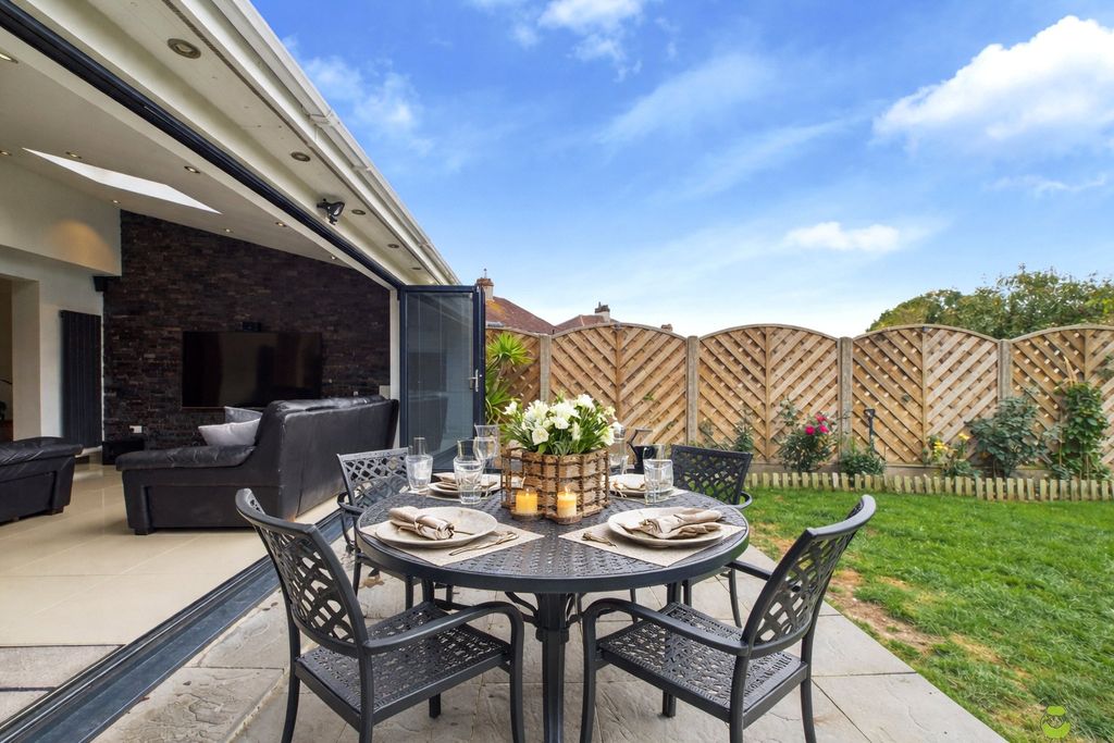 Additional image 10 of 4 bed semi-detached house for saleCumberland Drive, Bexleyheath DA7
