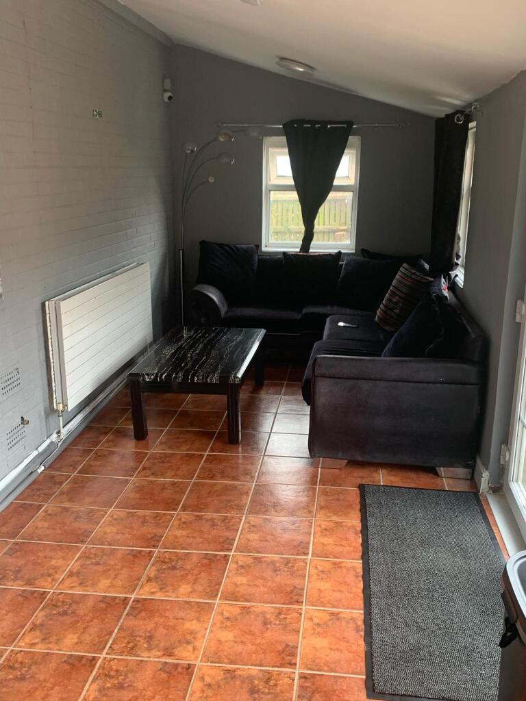 Additional image 3 of En Suite Available In Bishop Close, Rednal, B45 
