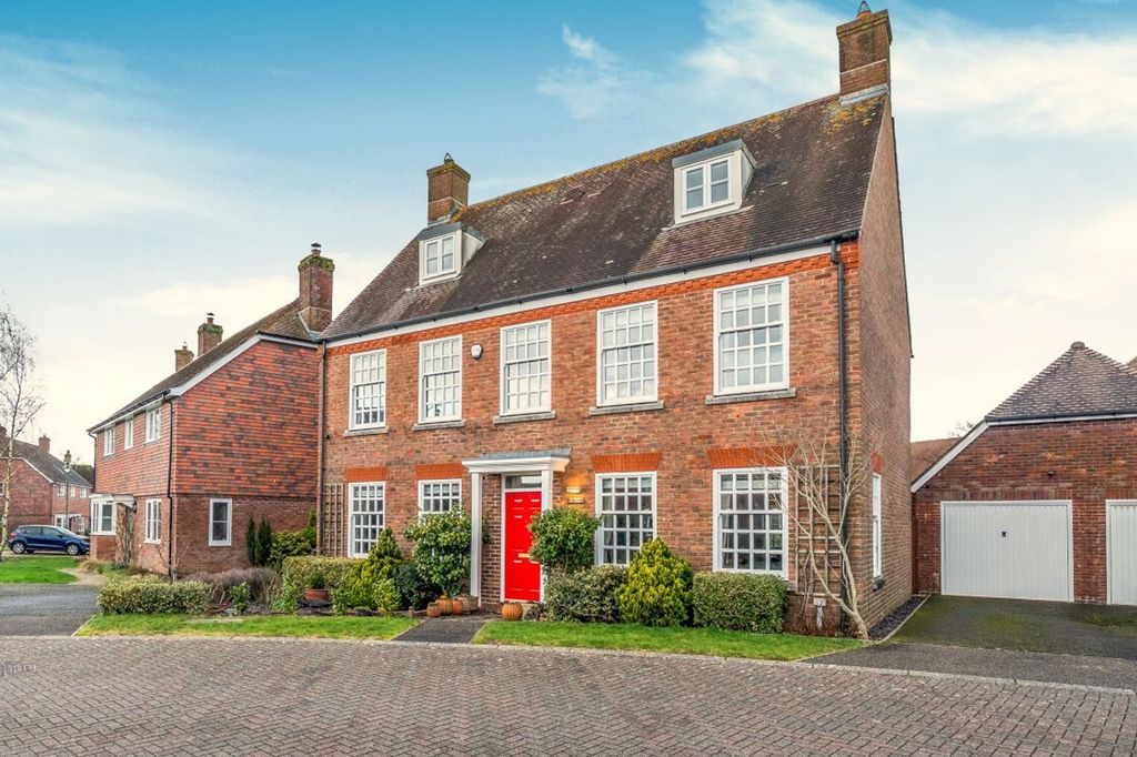 6 bed detached house for saleBarrow Close, Billingshurst RH14