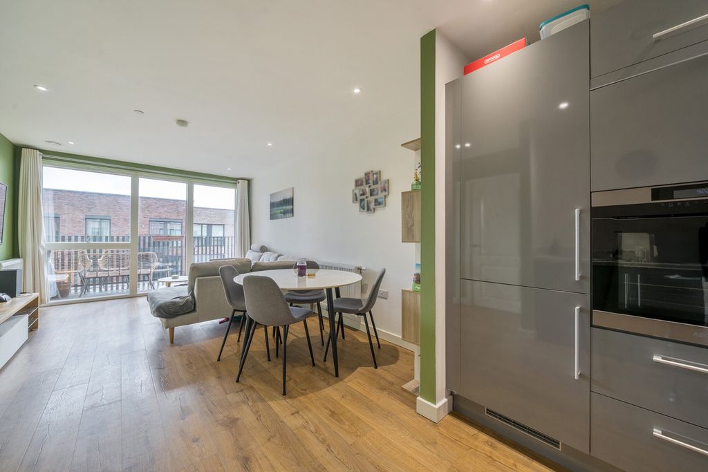 Additional image 13 of 2 bed flat for saleRegal Walk, Bexleyheath DA6