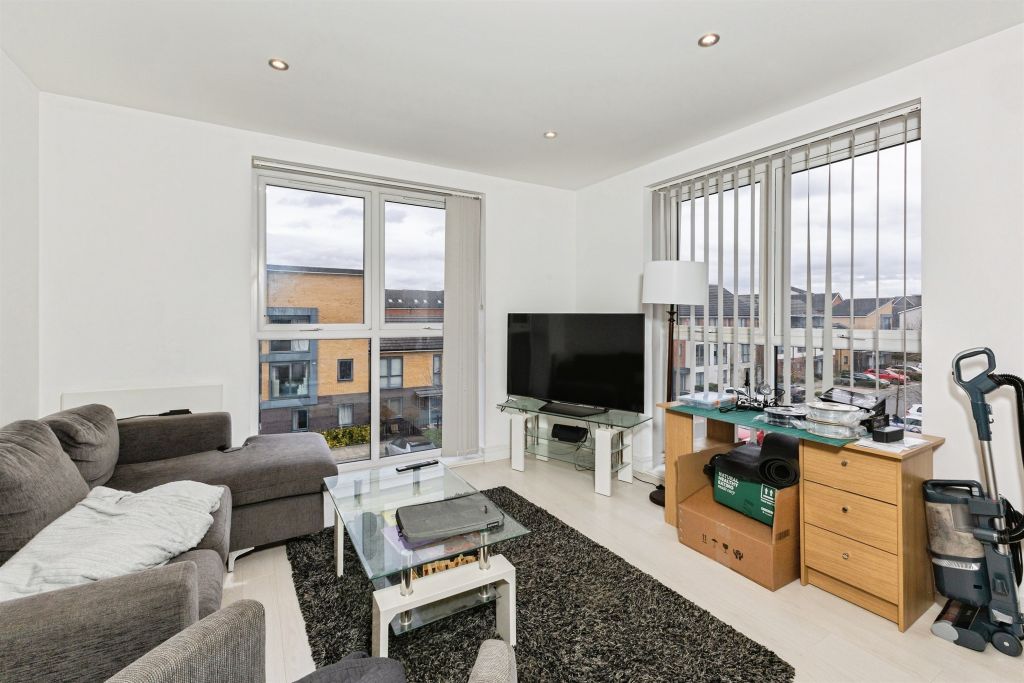 Additional image 5 of 2 bed flat for saleBedwyn Mews, Reading RG2