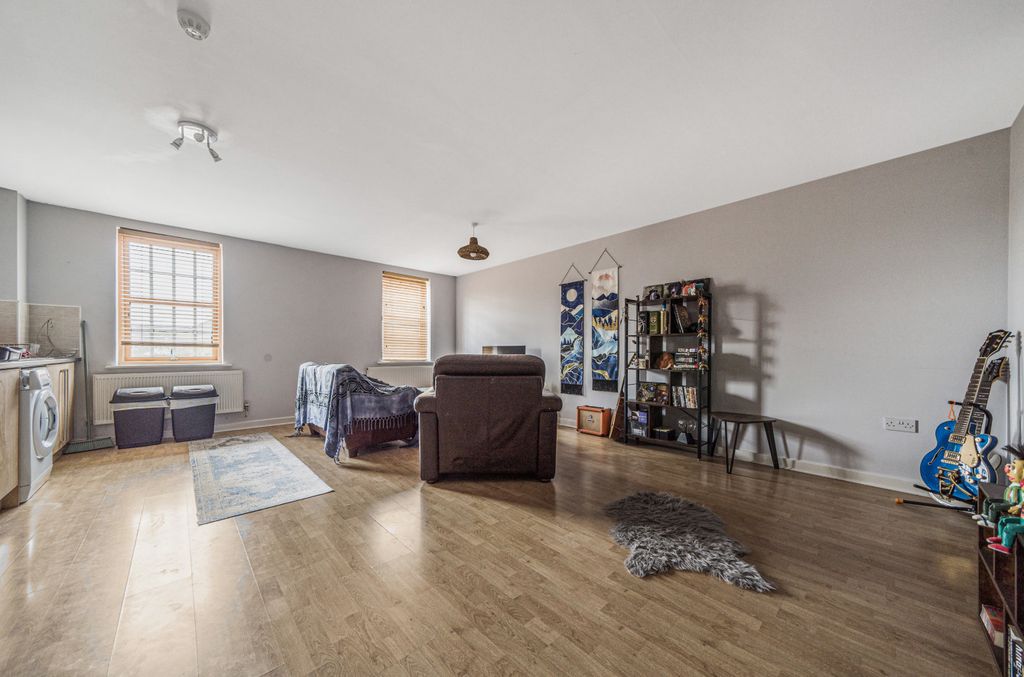 Additional image 6 of 2 bed flat for saleFigham Road, Beverley HU17