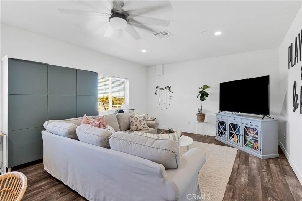Additional image 88 of 8421 Macron St, Oak Hills, CA 92344