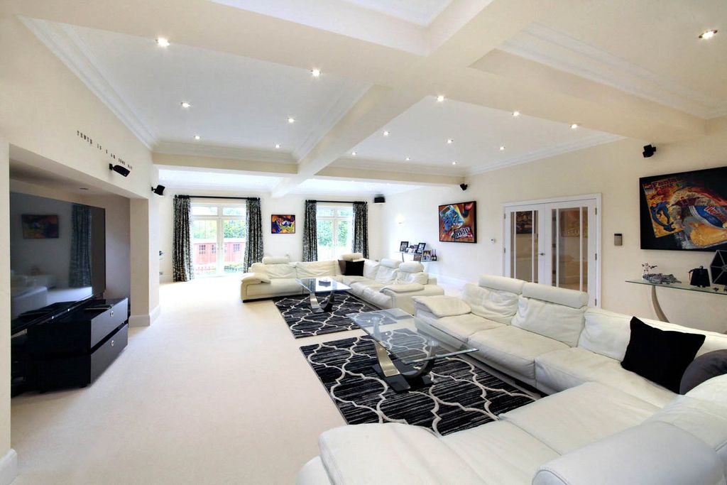 Additional image 4 of 7 bed detached house for salePenn Road, Beaconsfield, Buckinghamshire HP9