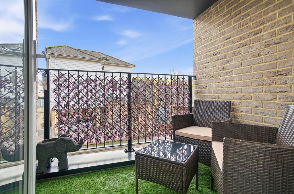 Additional image 6 of 1 bed flat for saleThe Retreat, Mill Hall, Aylesford ME20