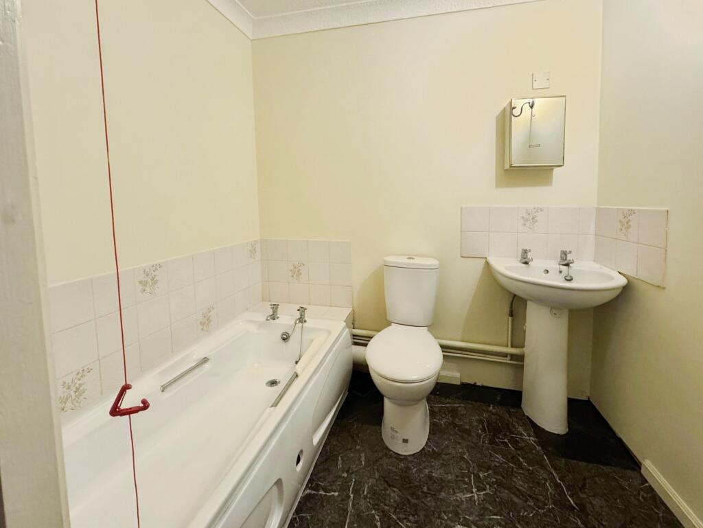 Regal Court, Warminster, BA12 photo 5