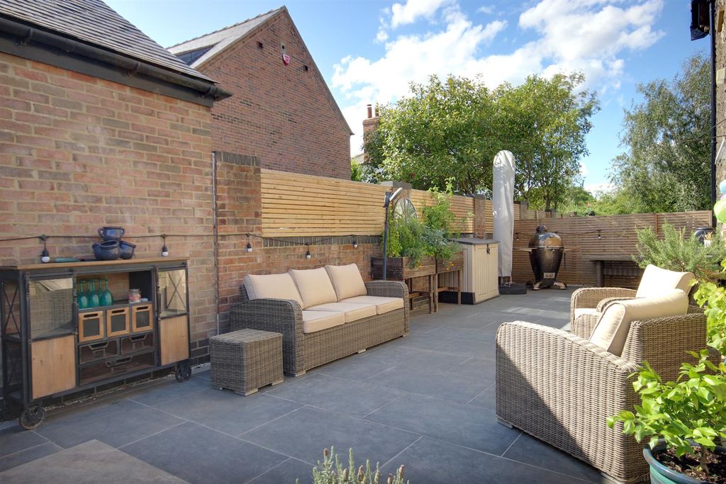 Additional image 2 of 4 bed detached house for saleChurch Road, Beverley HU17