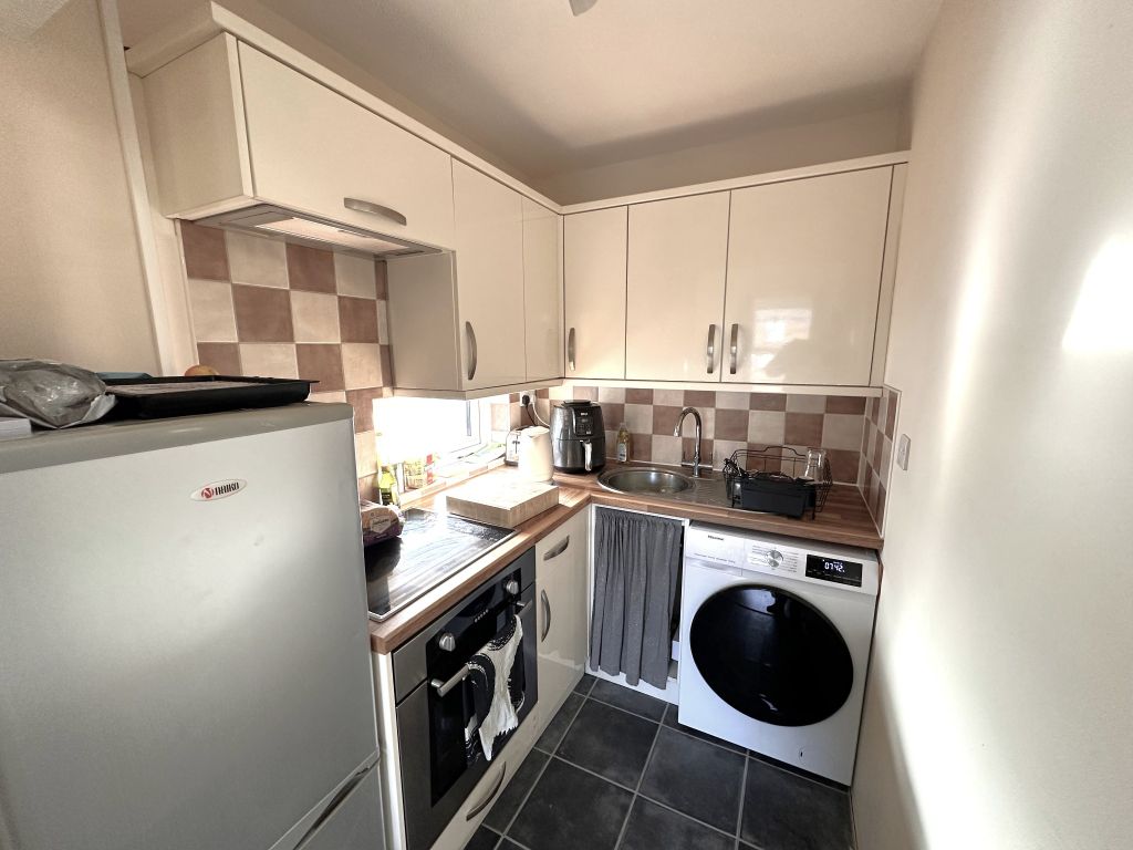 Additional image 5 of 1 bed flat for saleGoldsworth Park, Woking GU21
