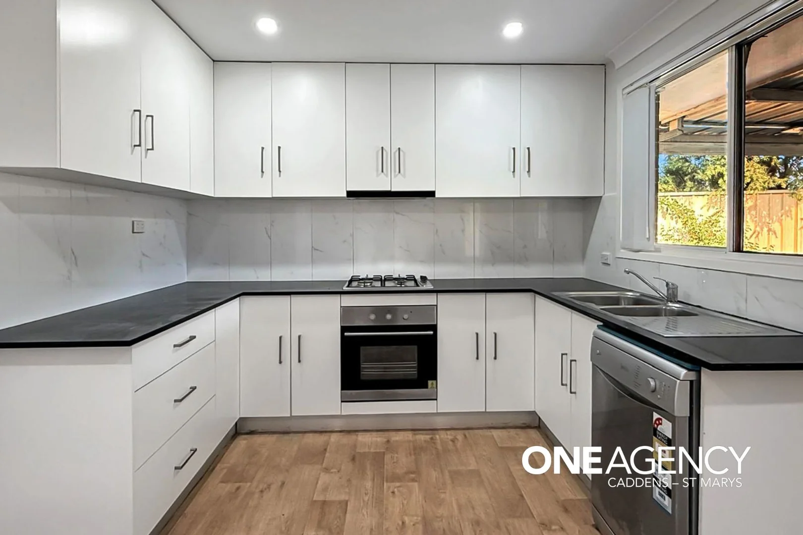 4 Garrick Road, St Clair NSW 2759 photo 2