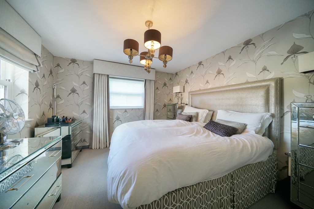 Additional image 5 of 4 bed detached house for saleElizabeth II Avenue, Berkhamsted, Hertfordshire HP4