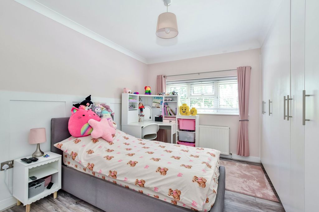 Additional image 19 of 4 bed semi-detached house for saleHazelwood Lane, Abbots Langley WD5