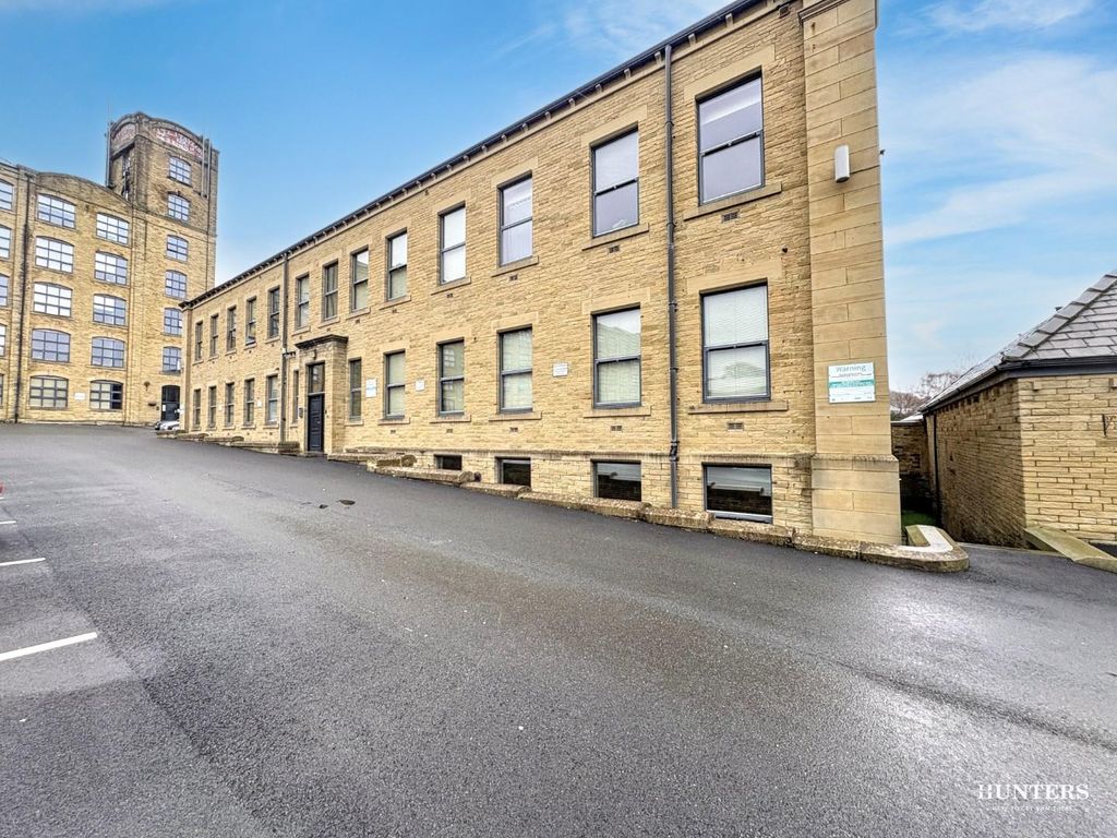 Additional image 24 of 1 bed flat for saleUpper Blakeridge Lane, Batley WF17
