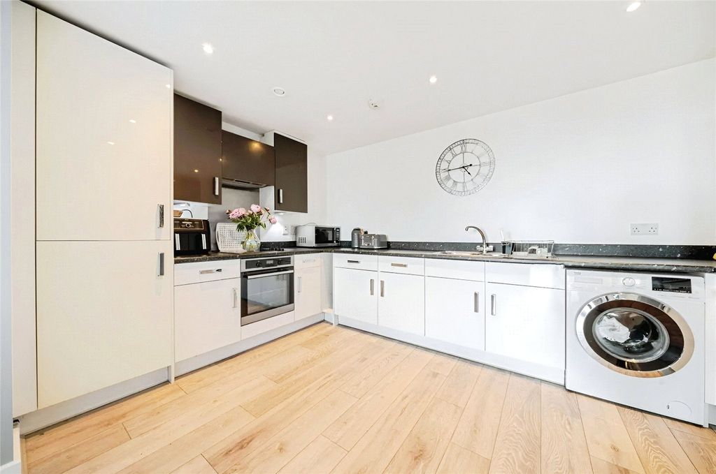 Additional image 8 of 2 bed flat for saleRoyal Oak Road, Bexleyheath DA6