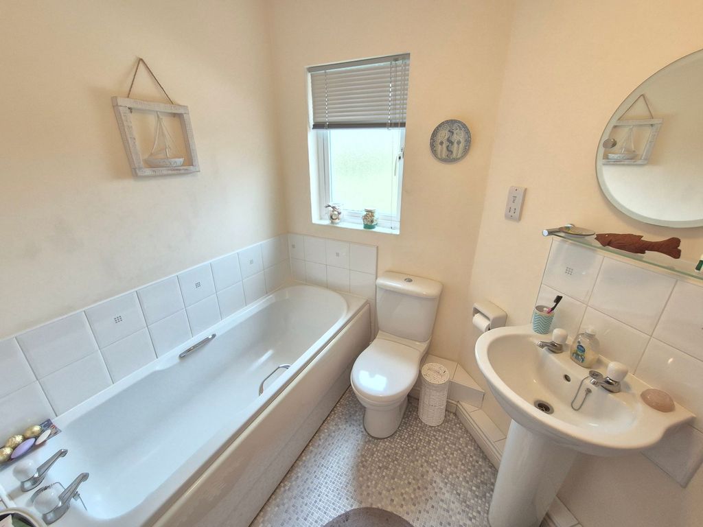 Additional image 4 of 2 bed flat for saleWeavers Close, Whitwick LE67