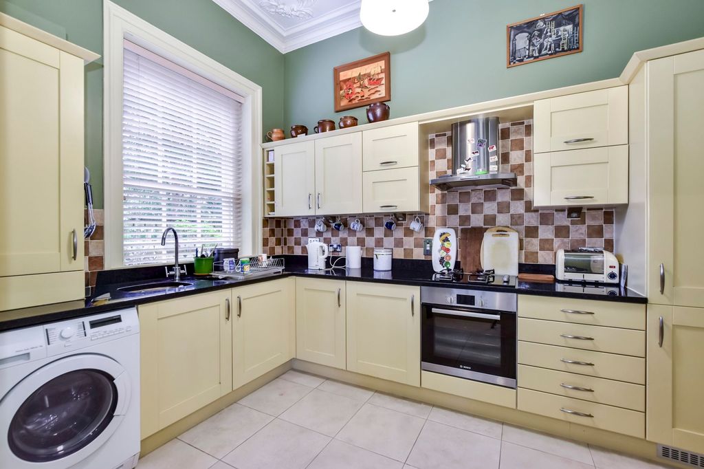 Additional image 8 of 2 bed flat for saleBreakspear Place, Abbots Langley WD5