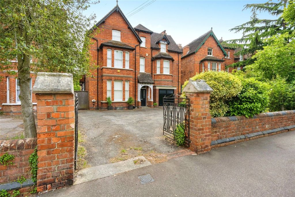 Additional image 39 of 11 bed detached house for saleLansdowne Road, Bedford, Bedfordshire MK40