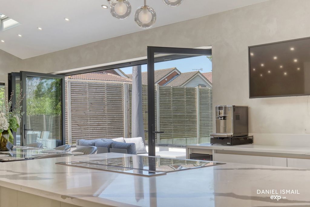 Additional image 16 of 5 bed detached house for saleGreat Berry Lane, Langdon Hills, Basildon SS16