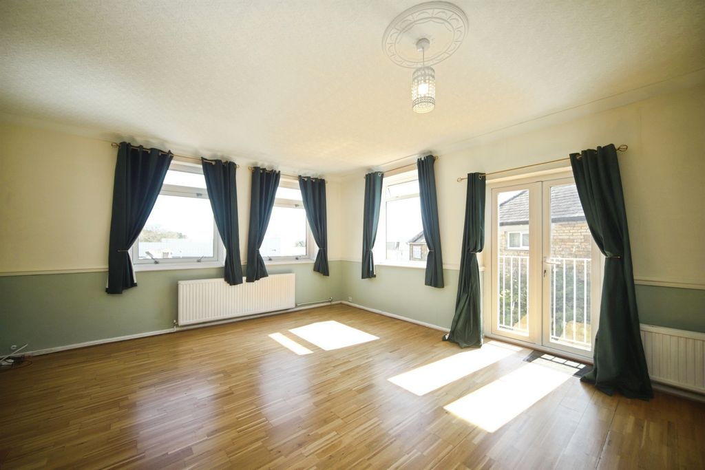 Additional image 5 of 2 bed flat for saleMarket Street, Crewkerne TA18