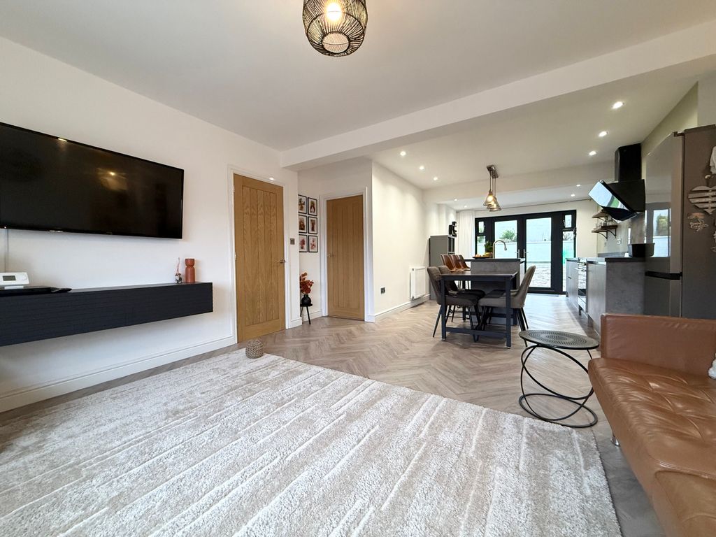 Additional image 3 of 4 bed detached bungalow for saleAwelon, Fforchneol Row, Aberdare, Rhondda Cynon Taf CF44