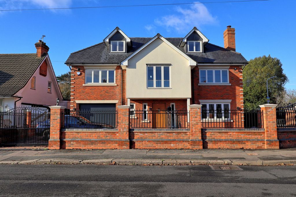 Additional image 10 of 6 bed detached house for saleCurtis Road, Emerson Park RM11