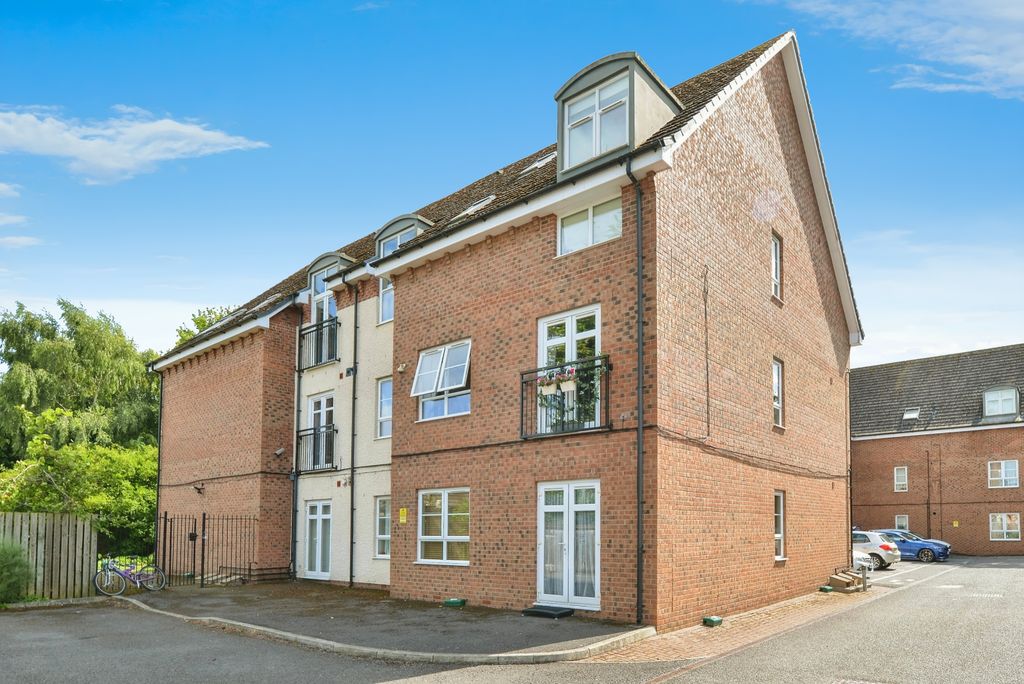 2 bed flat for saleHarrow Road, Middlesbrough, North Yorkshire TS5