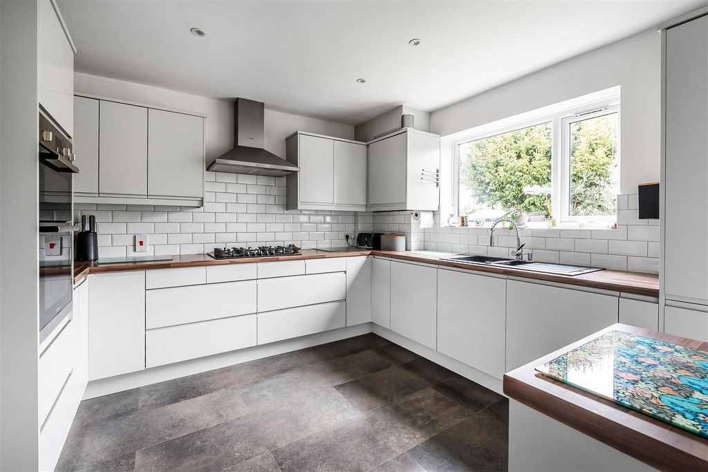 Additional image 18 of 3 bed property for saleGlebe Road, Ashtead KT21