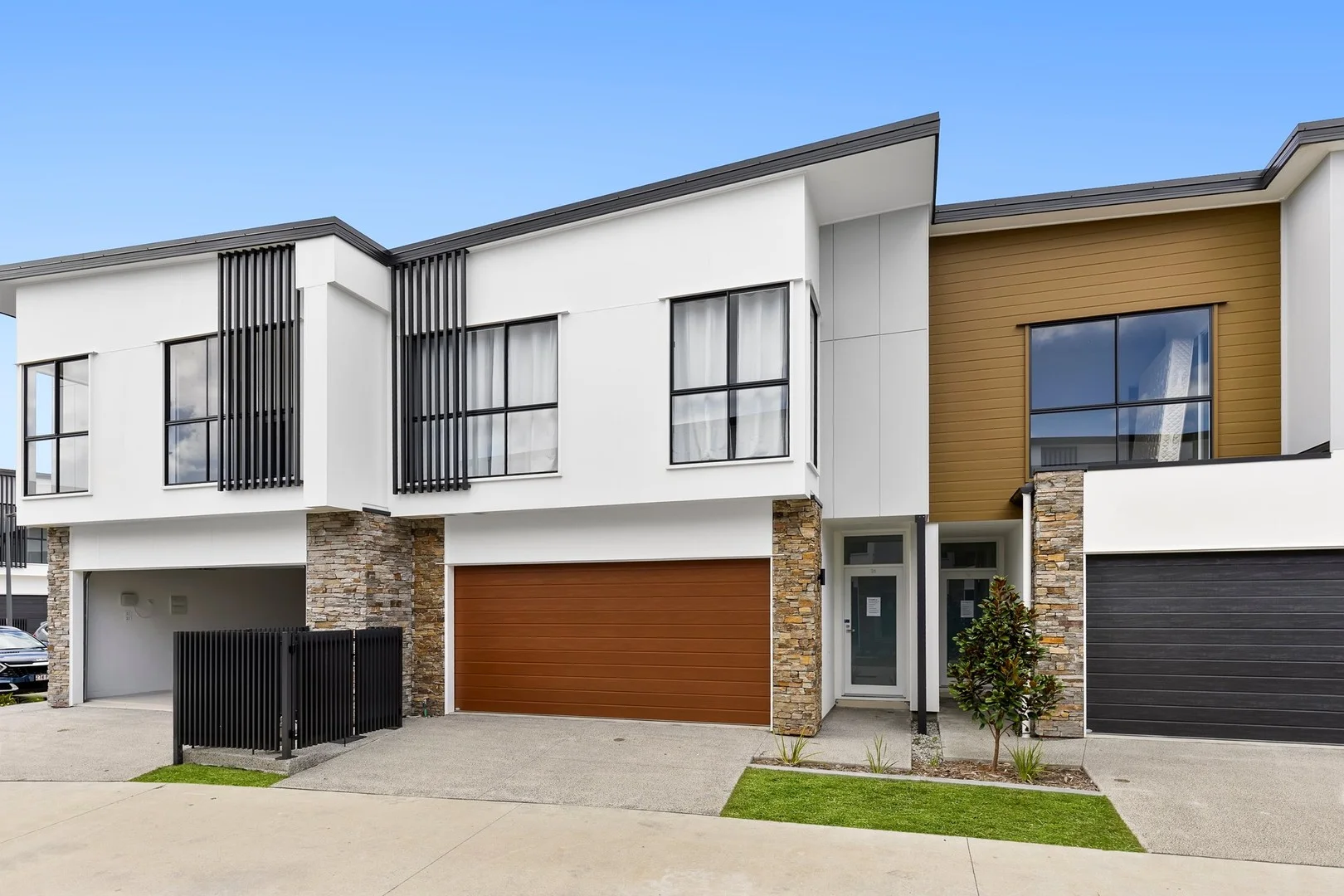 24/2 Lyra Avenue, Hope Island QLD 4212