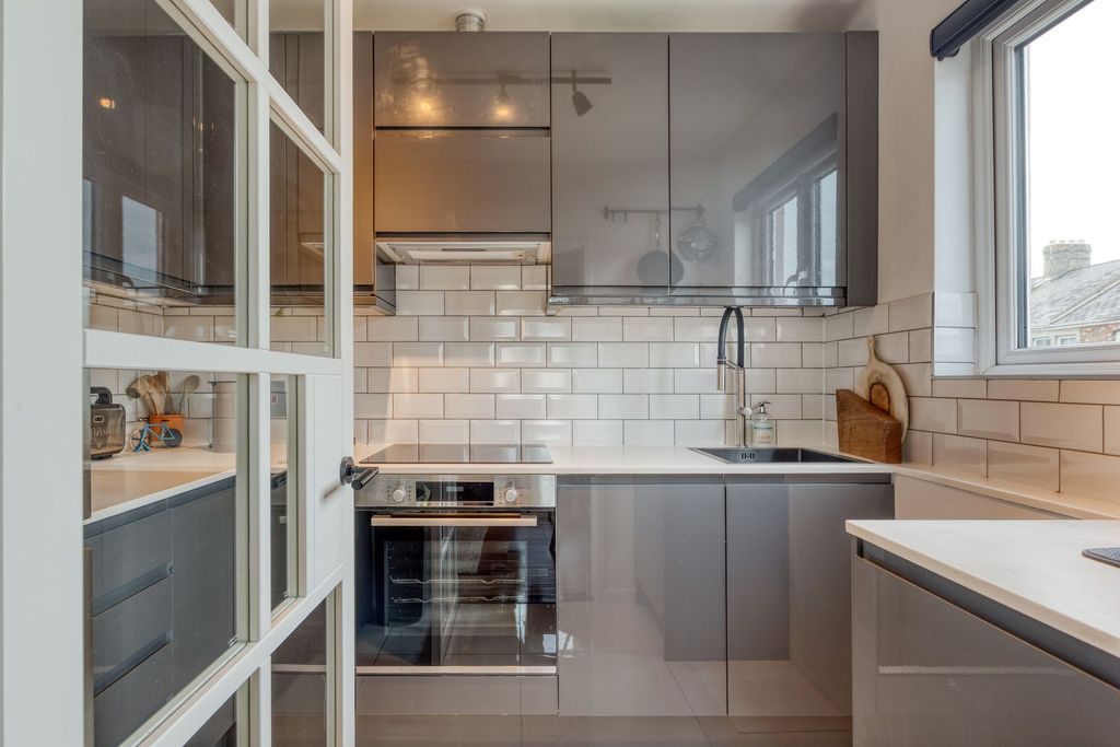 Additional image 3 of 2 bed flat for sale2 Windmark, Byron Lane, St Helier JE2