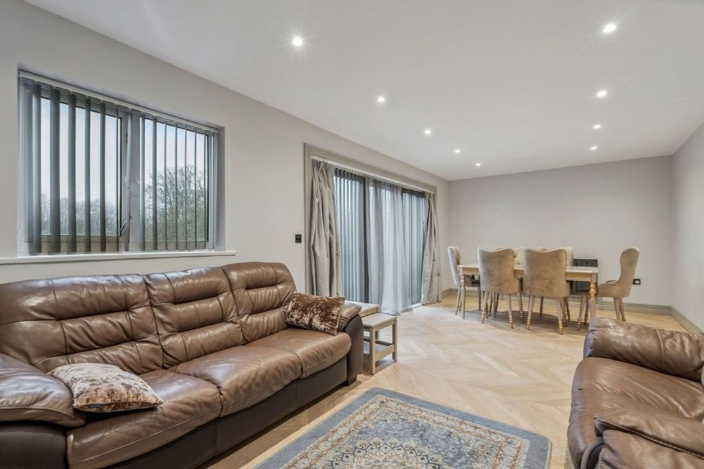 Additional image 4 of 5 bed terraced house for saleAlva Way, Carpenders Park, Watford WD19